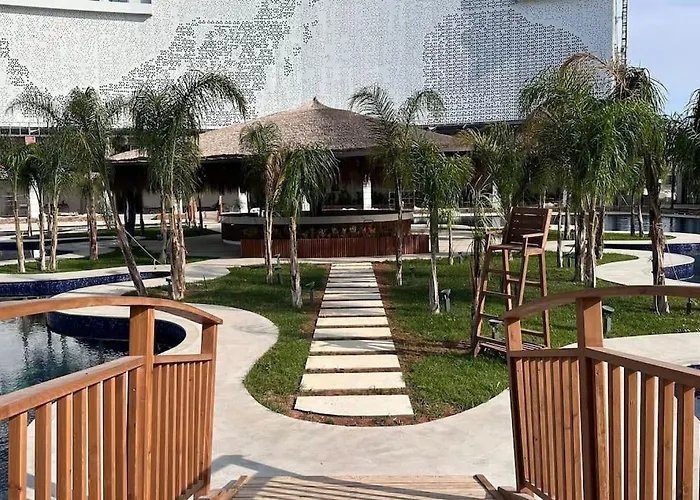 2 Bedroom Amazing Sea View Grand Sapphire And Casino